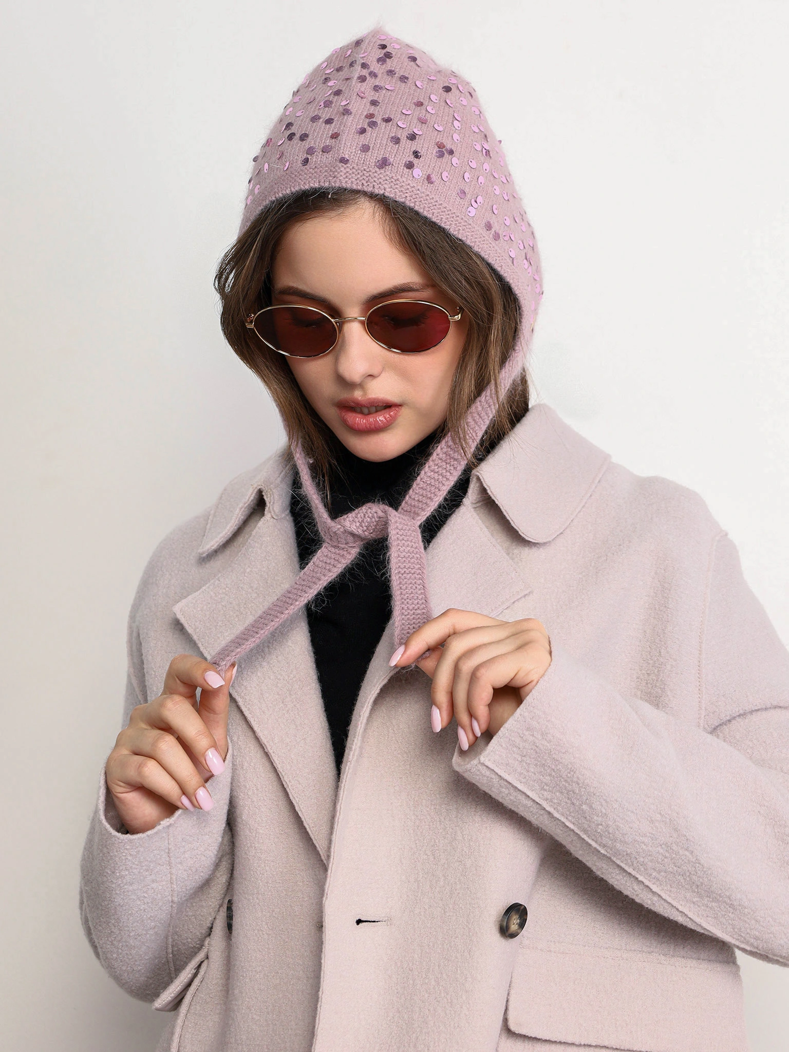 Шапка-чепчик с пайетками в ассортименте